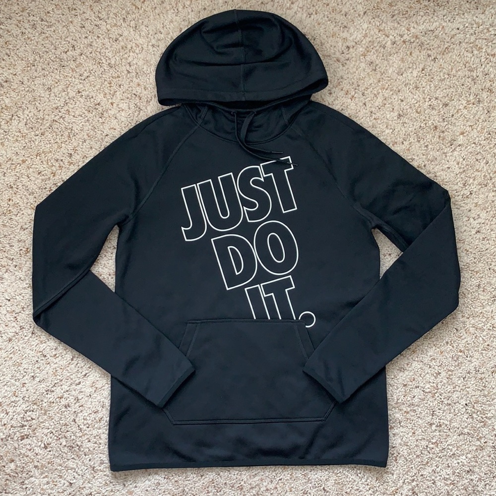 • Nike DRI-FIT fleece lined Hoodie •